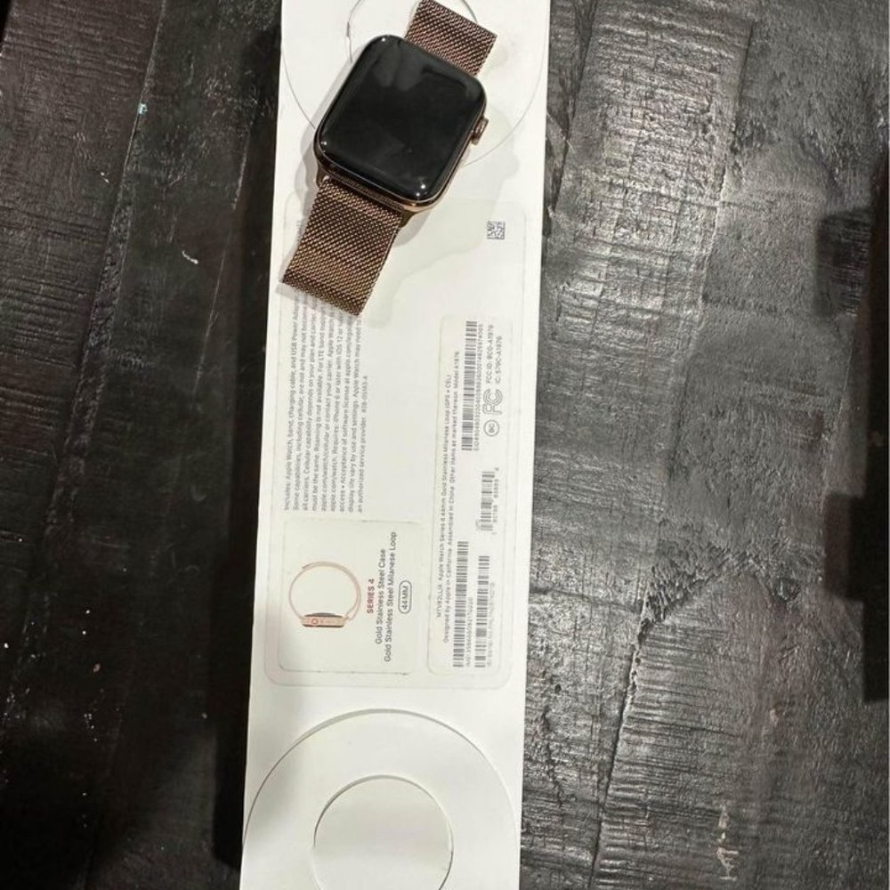 APPLE WATCH SERIES 4  ROSE GOLD - Picture 5 of 6